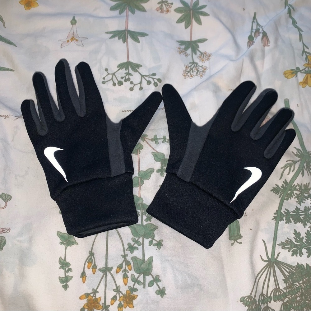 Nike gloves
